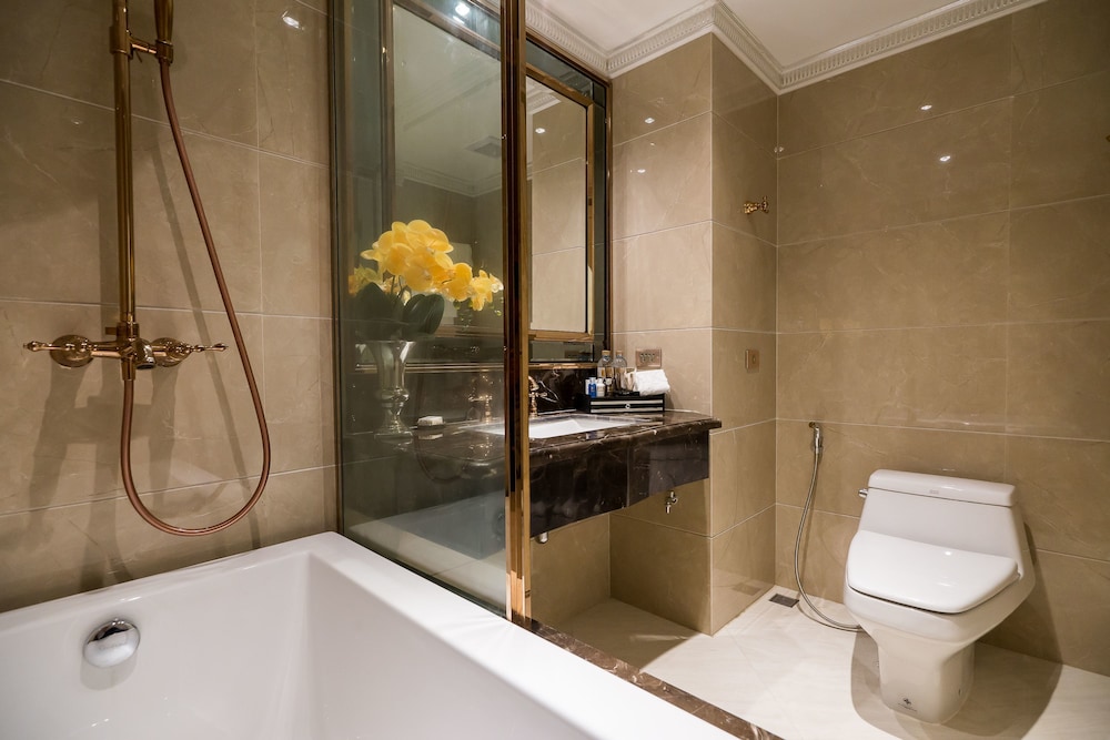 Deluxe Room with Pool Access