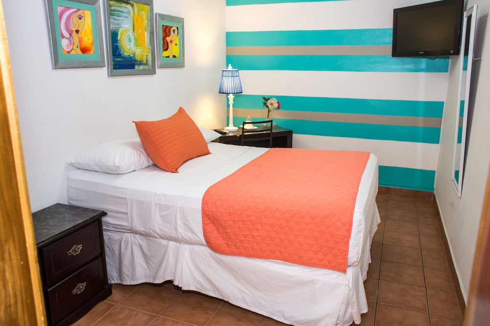 Deluxe Single Room, 1 Queen Bed photo 1