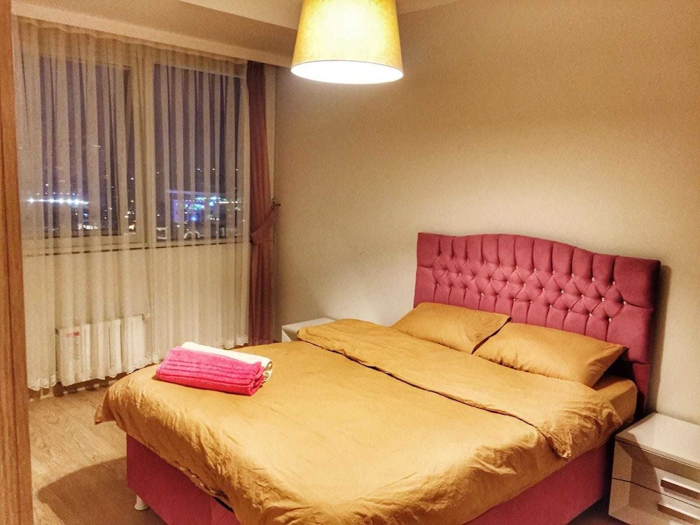 Luxury Apartment, 1 Bedroom, Smoking photo 3