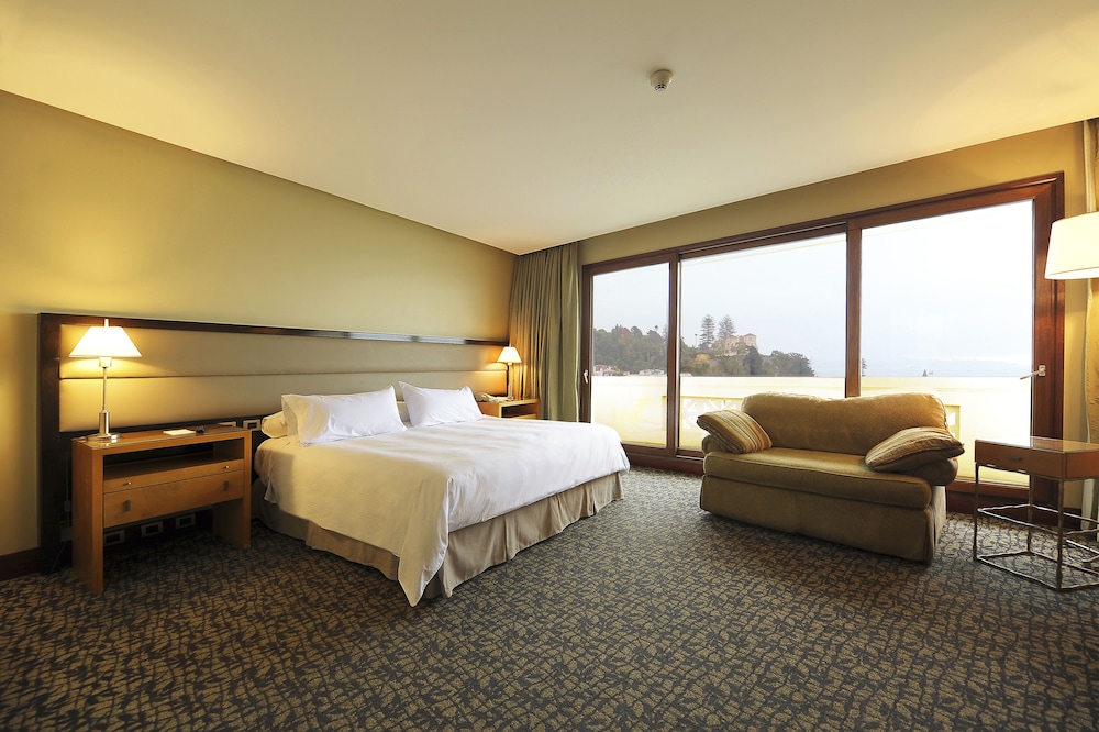 Standard Room, 1 King Bed, Non Smoking photo 1