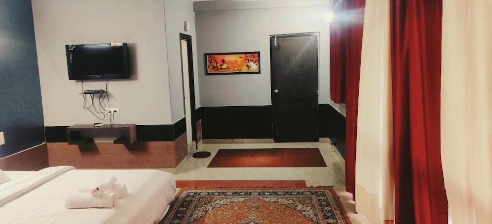 Deluxe Room - Photo 5