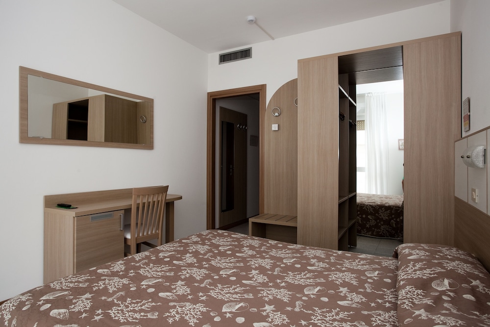 Standard Double or Twin Room, Courtyard View (No elevator)