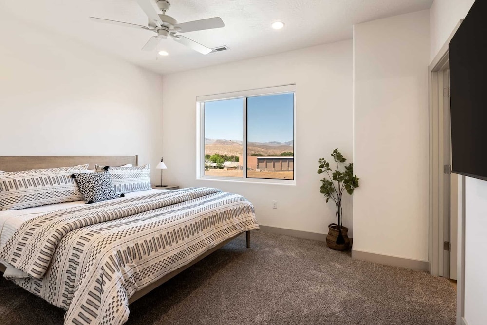 Townhome, 3 Bedrooms photo 2