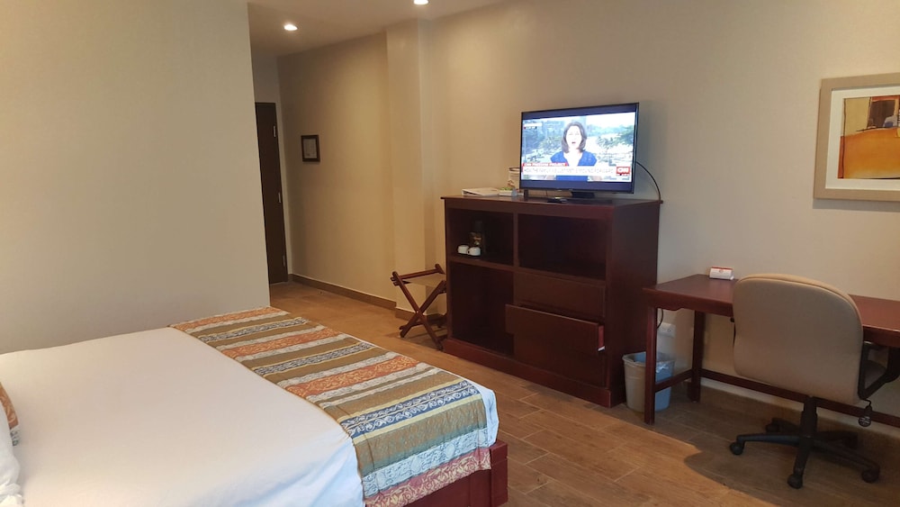 Standard Room, 1 Queen Bed, Non Smoking photo 1