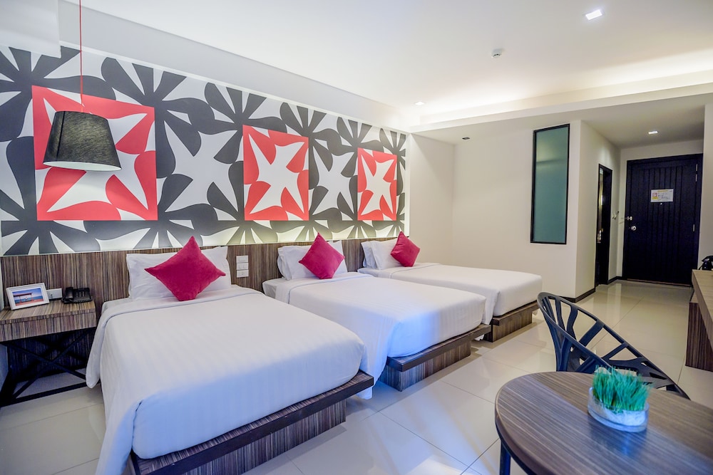 Deluxe Triple Room (3 Single bed)
