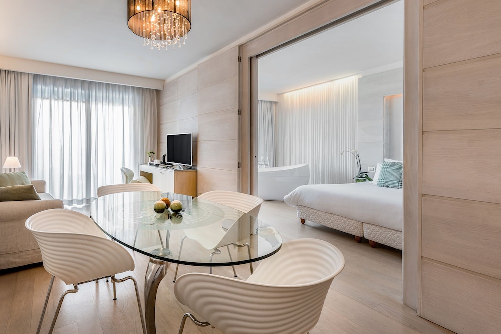 Executive Suite, Terrace, Sea Facing photo 2