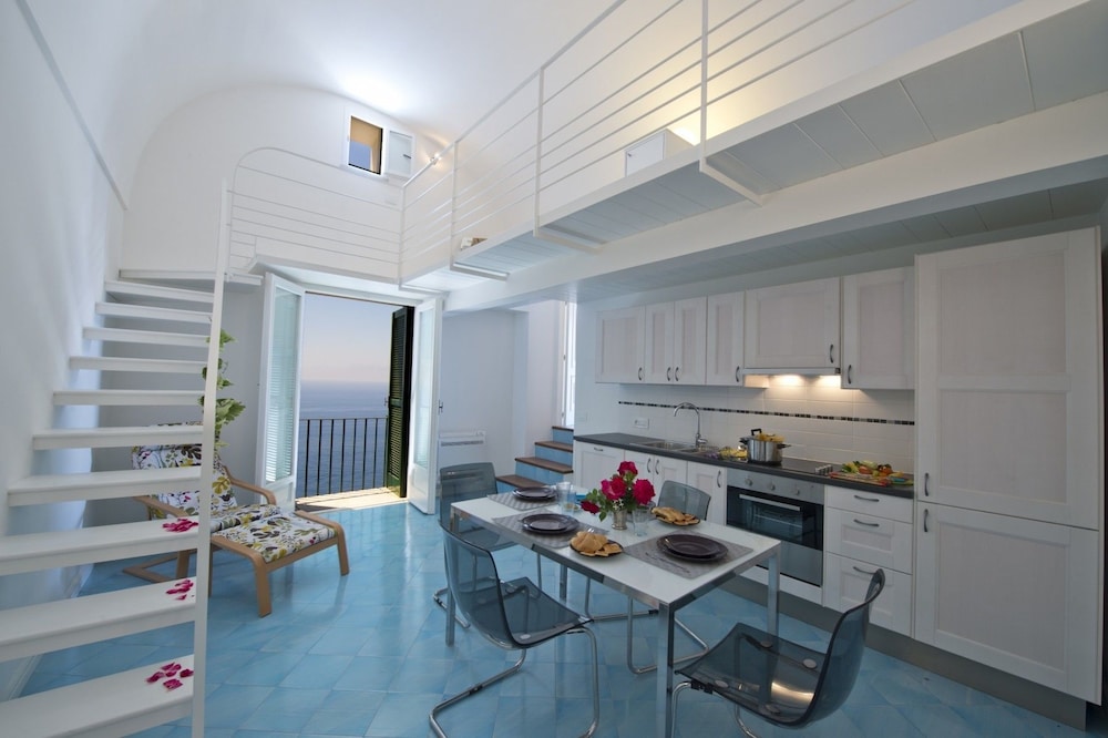 Apartment, 2 Bedrooms, Terrace, Sea View photo 3