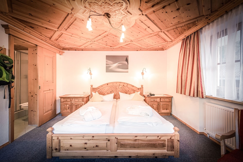 Classic Double Room (Arlberg 3) photo 3