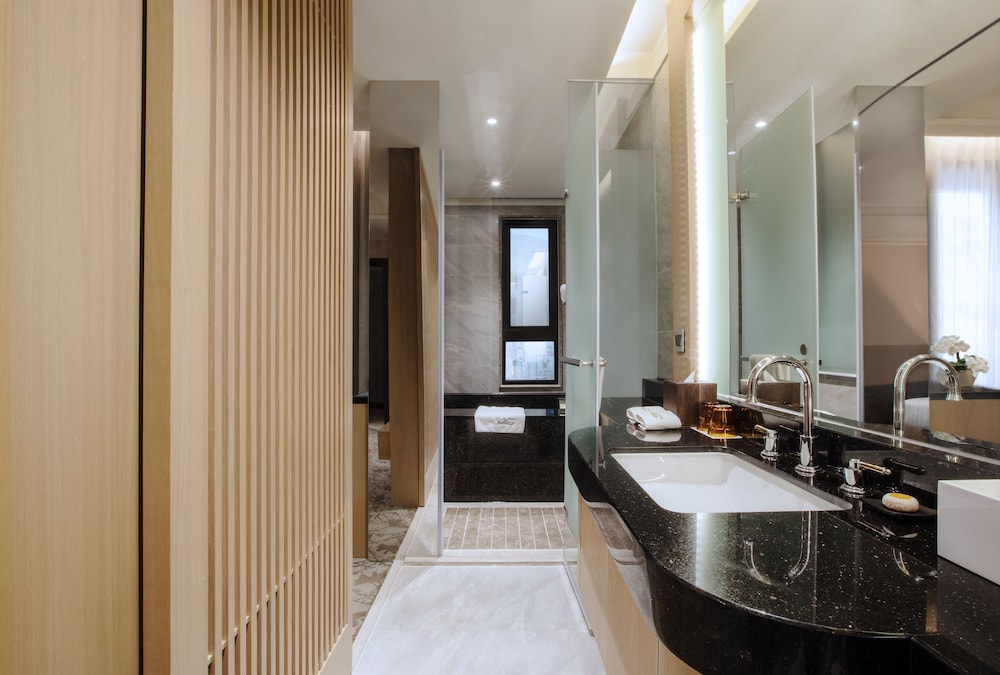 Superior Twin Room (Late Check In From 9 PM), photo 6