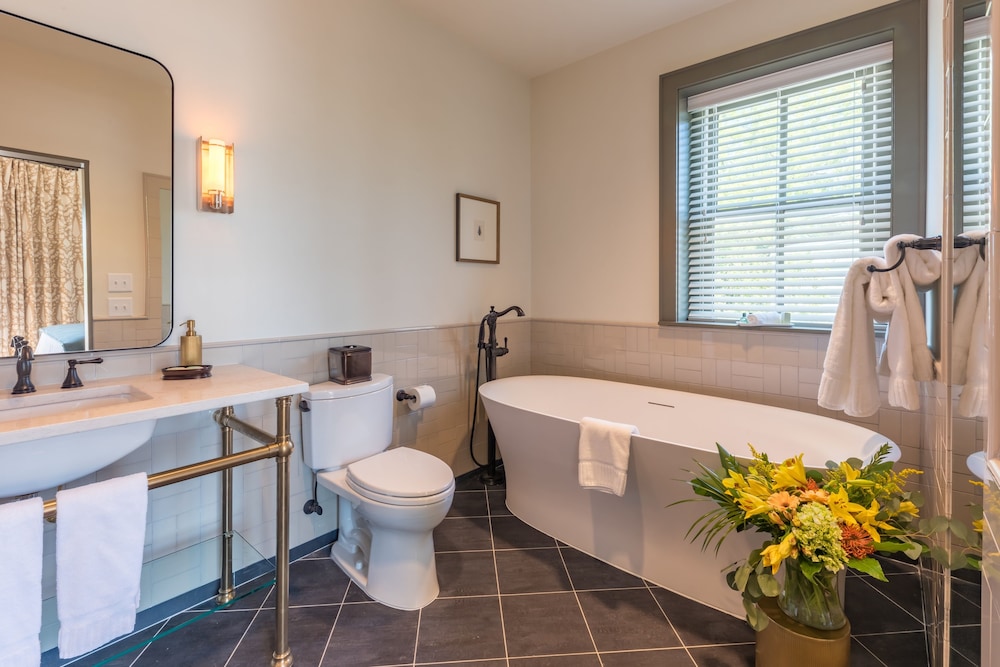 St. Phillip Suite - Photo 5
