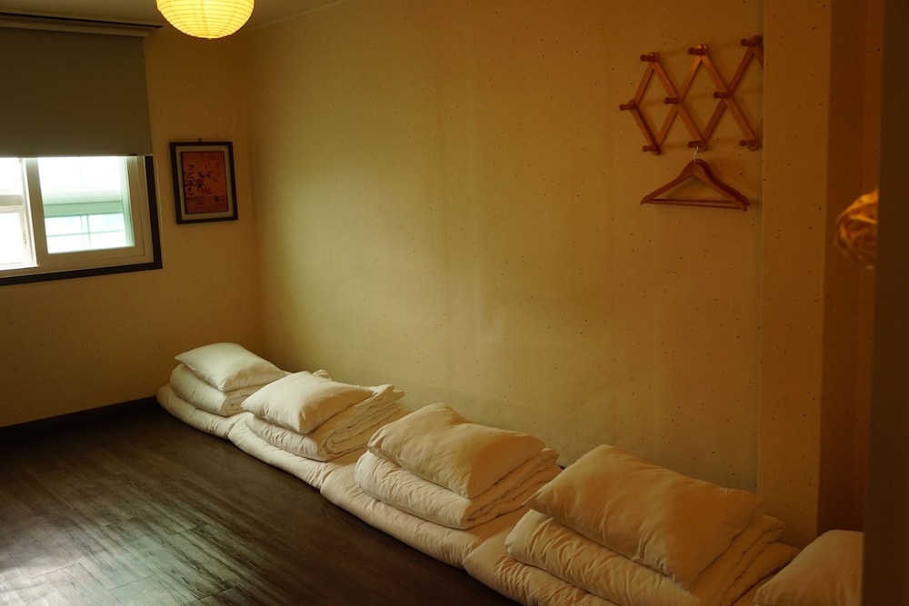 Traditional Room (Family Ondol)