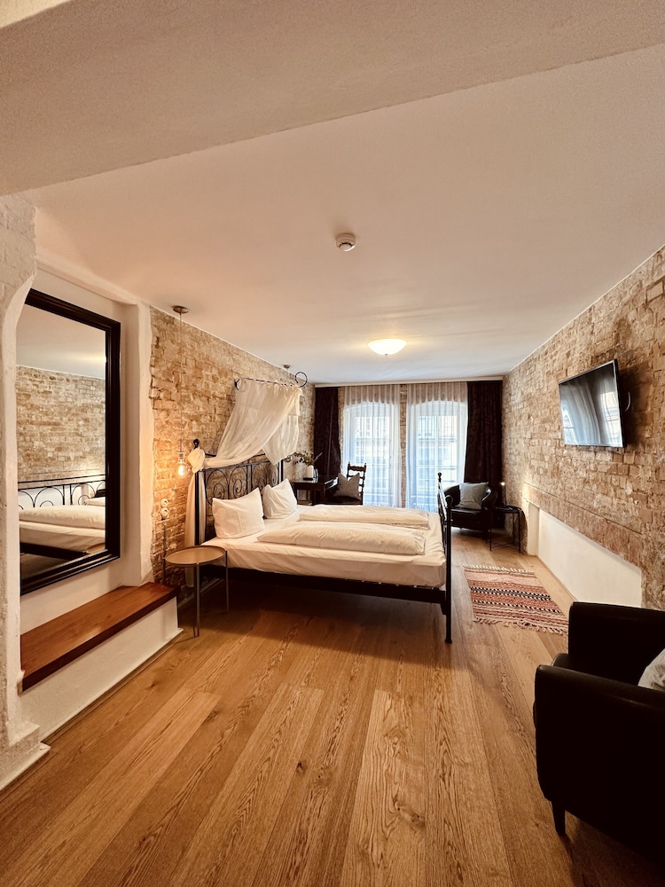 Honeymoon Double Room photo 1