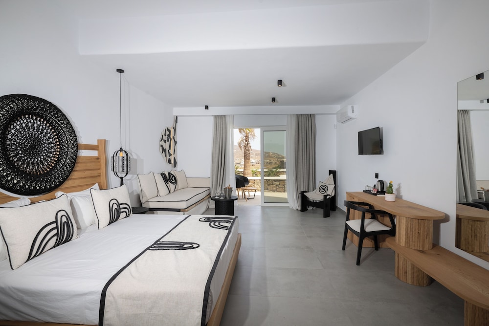 Junior Suite with Garden View