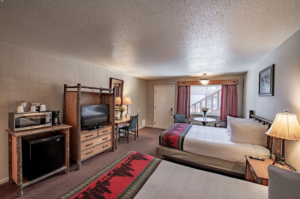 Standard Room, 2 Queen Beds photo 3