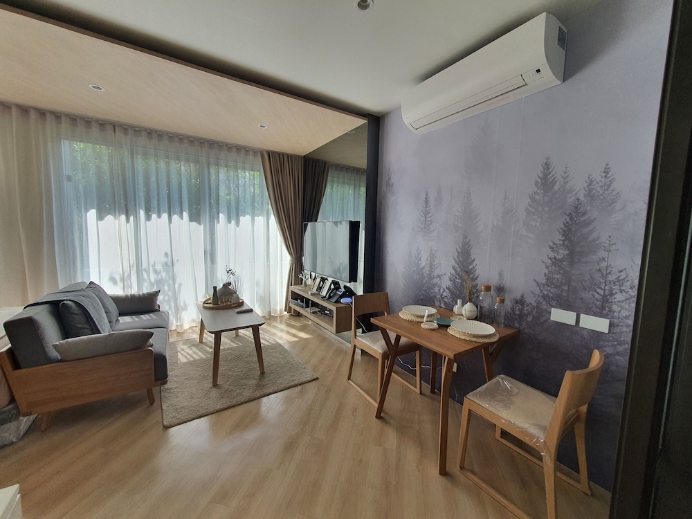 Basic Single Room, City View photo 3