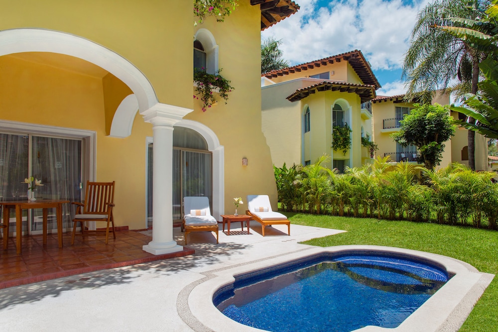 One Bedroom Ambassador Suite