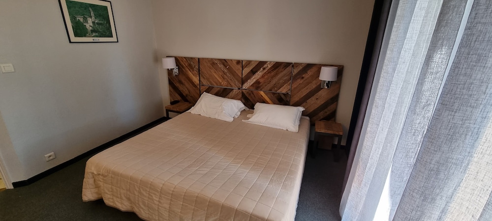 Standard Double or Twin Room - Photo 1