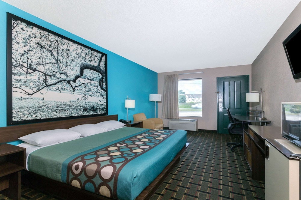 Room, 1 King Bed, Non Smoking - Photo 3