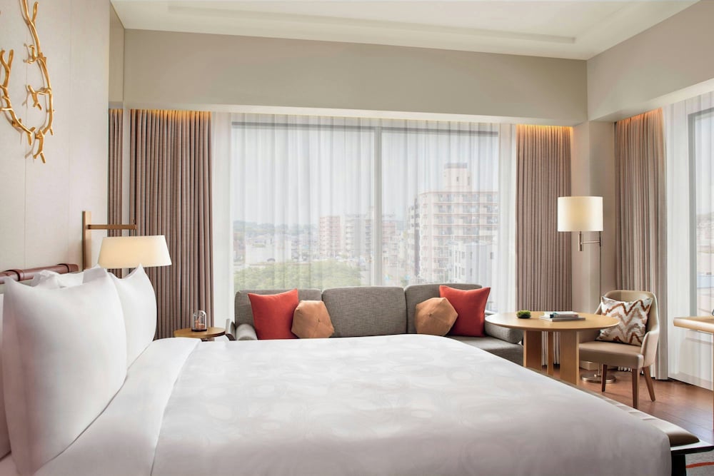 Junior Suite, 1 King Bed - Photo 3