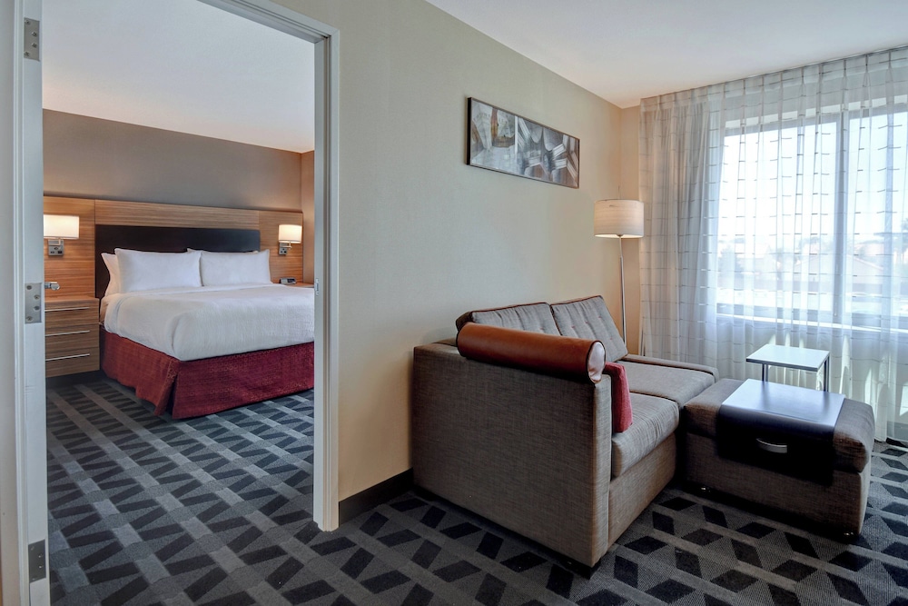 Suite, 1 Bedroom - Photo 1