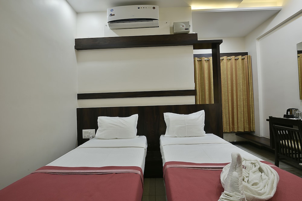 Deluxe Suite, 1 Bedroom, Non Smoking, City View photo 3