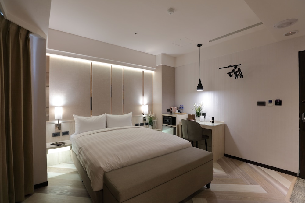 Deluxe Double Room, 1 Queen Bed, Bathtub
