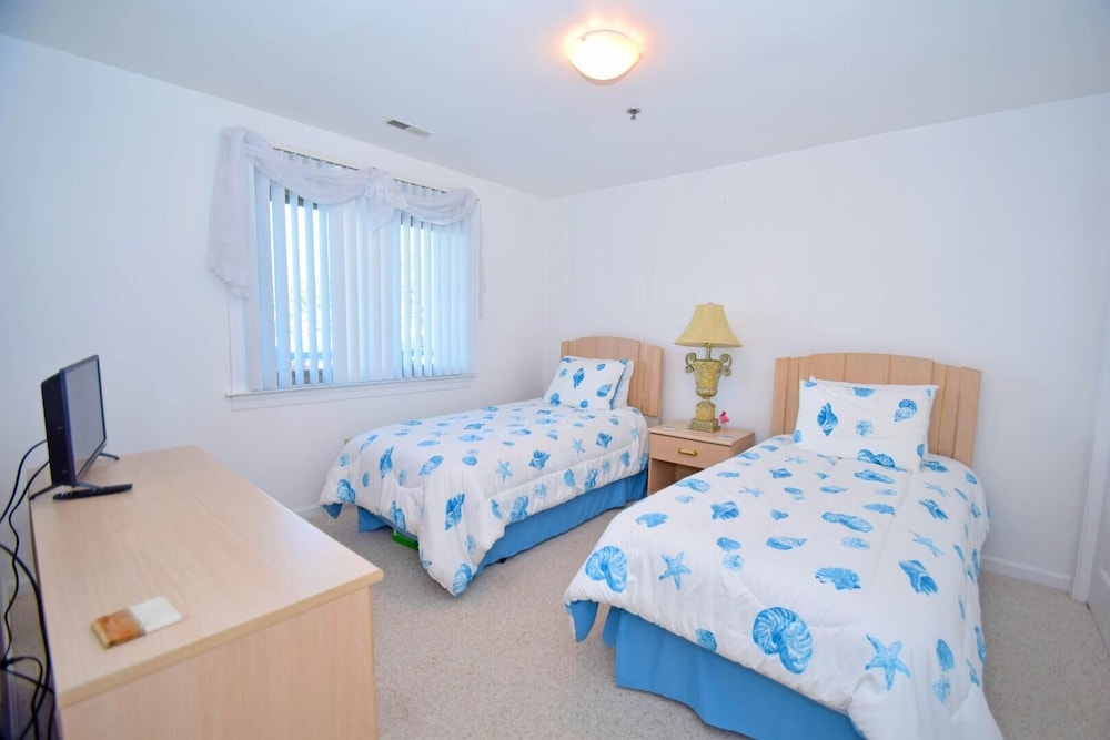 Condo, 2 Bedrooms