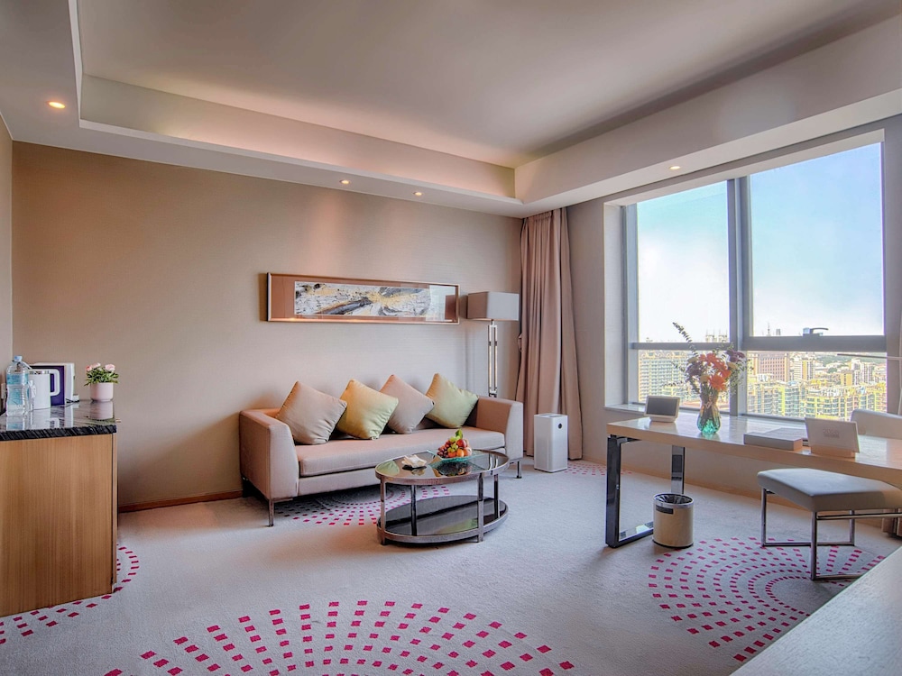 Deluxe Suite, 1 King Bed