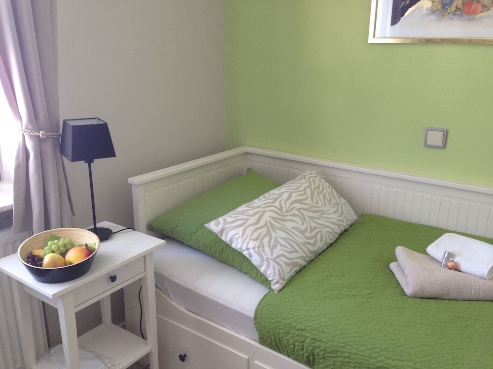 Single Room, Garden View