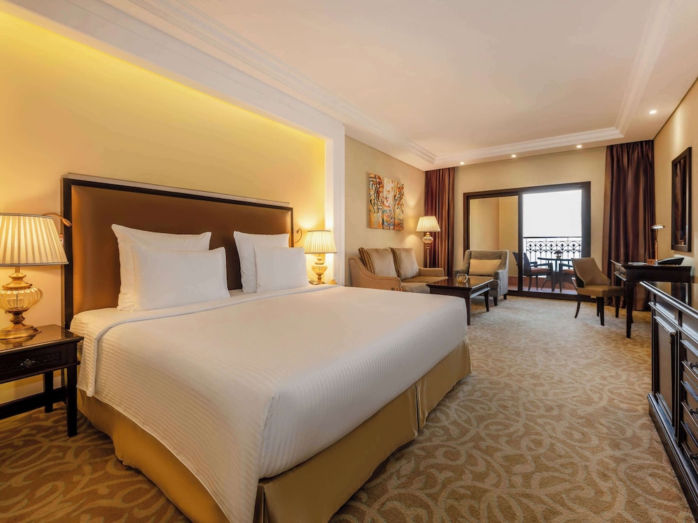 Superior Room, 2 Twin Beds, Partial Sea View photo 3