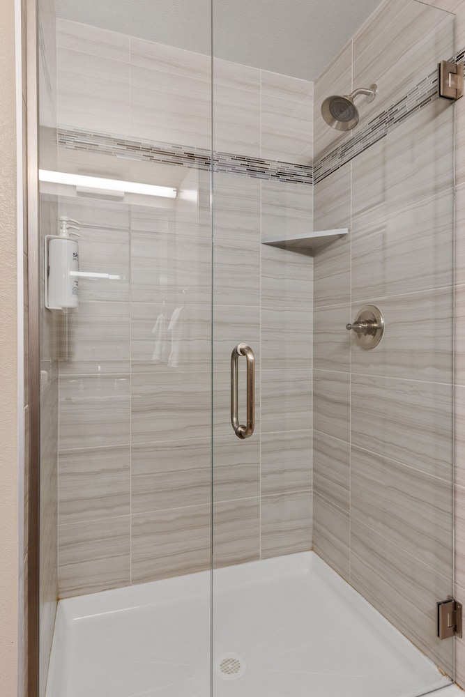 Family Apartment, 2 Bedrooms, 2 Bathrooms (Self Check-in with Virtual Front Desk) - Photo 30