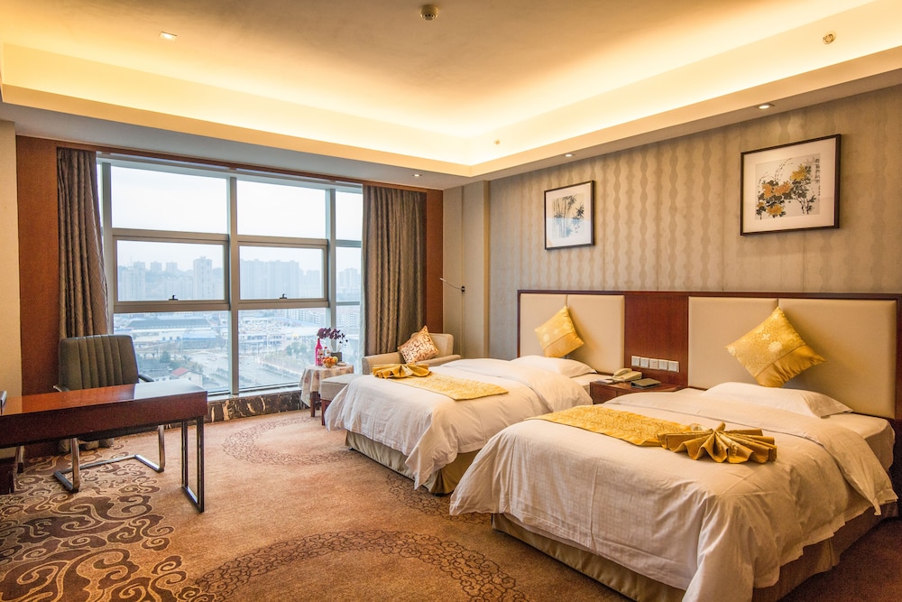 Deluxe Twin Room photo 3