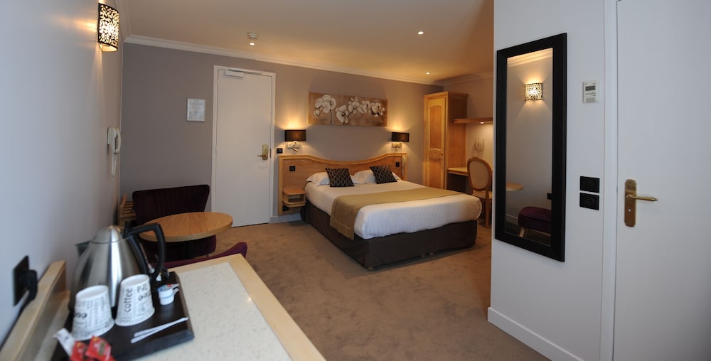 Deluxe Double Room, 1 Queen Bed photo 3