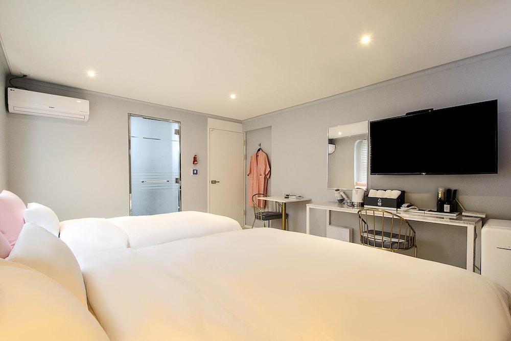 Deluxe Twin Room - Photo 3