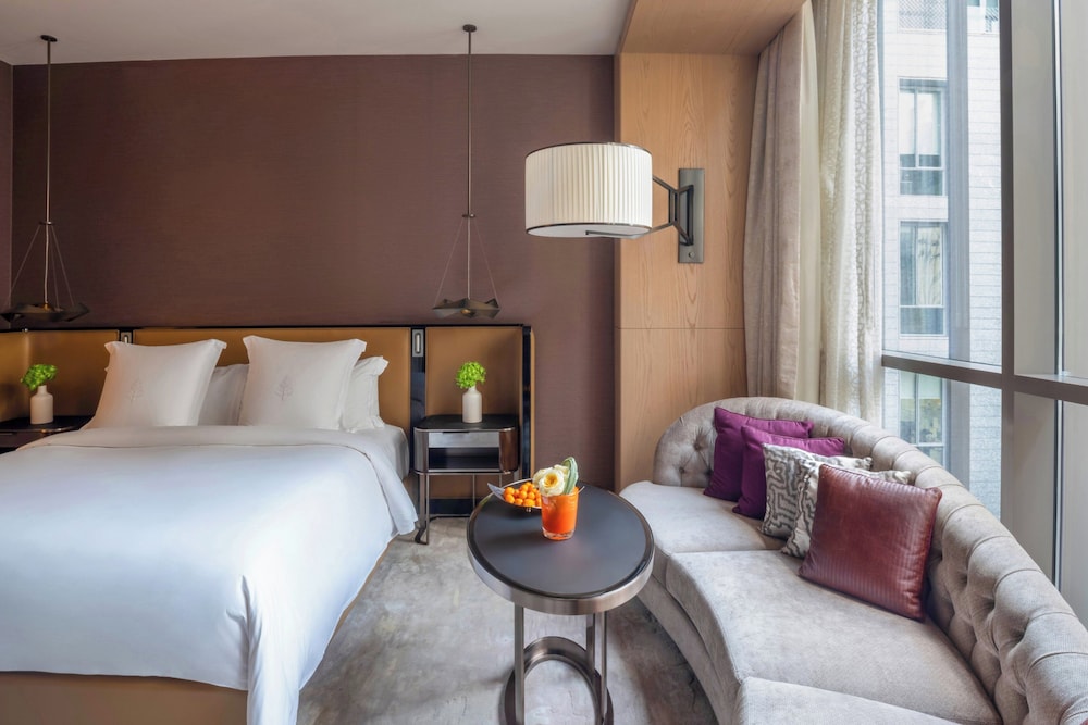 Superior Room, 1 King Bed