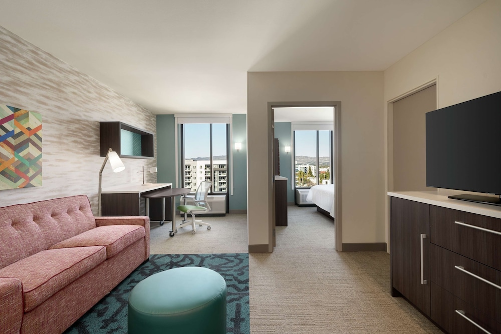 Suite, 1 King Bed, Accessible (Hearing) - Photo 1