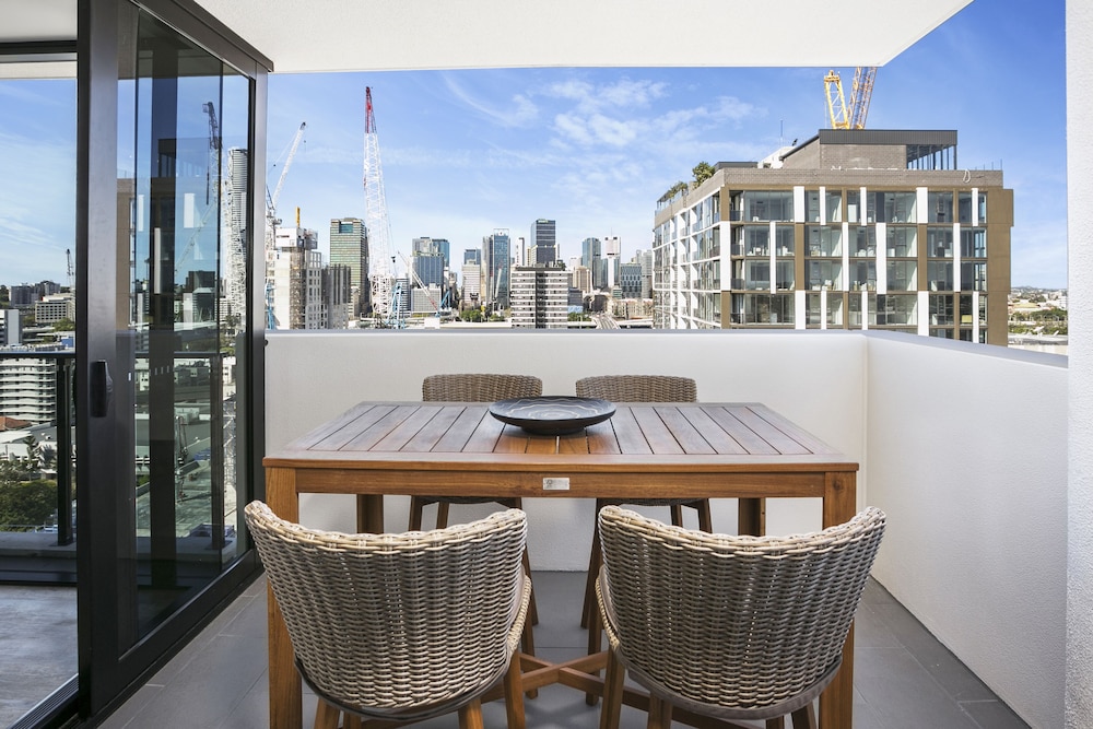 Standard Apartment, 1 Bedroom, City View photo 2