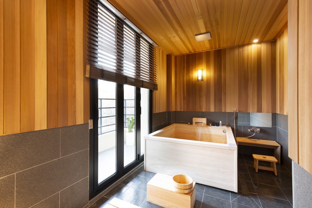 Tatami Suite Double Room - Photo 7