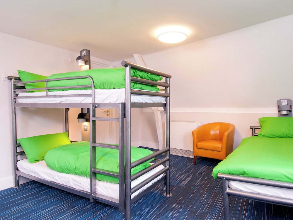 Room (5 Bed Double Private Ensuite) photo 1