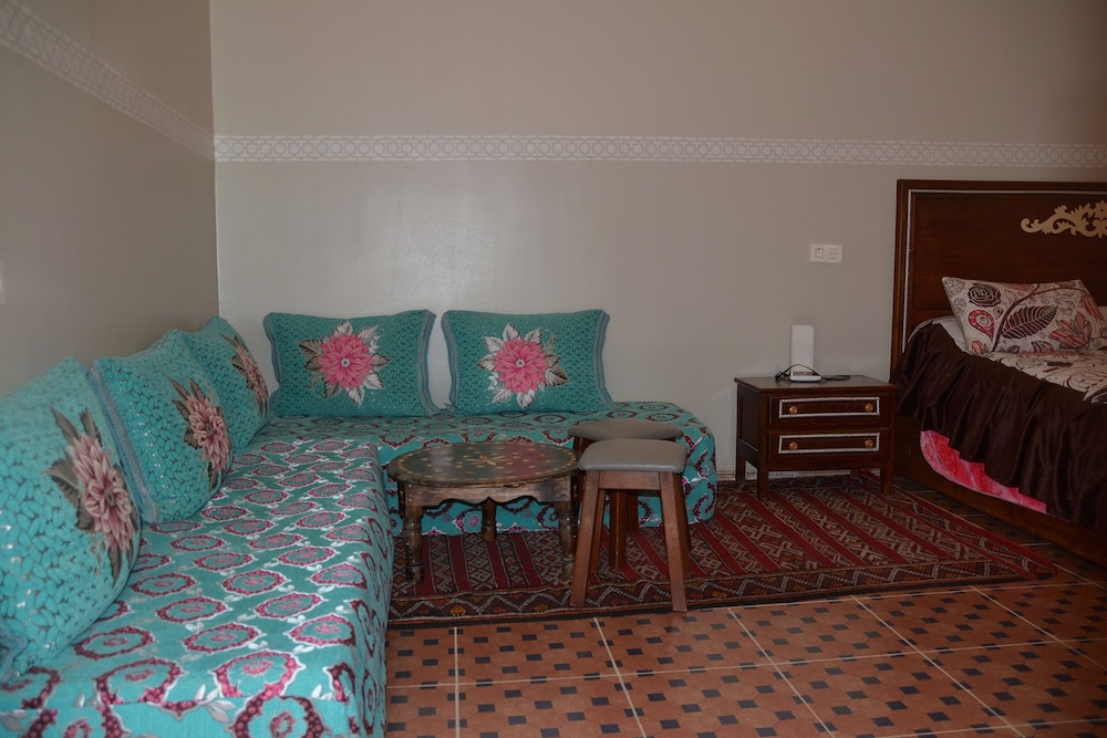 Deluxe Room - Photo 7