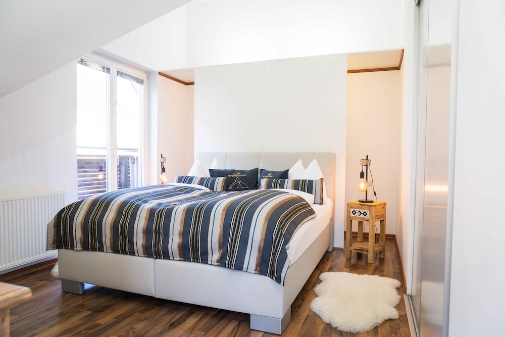 Deluxe Apartment, 1 Bedroom, Mountain View