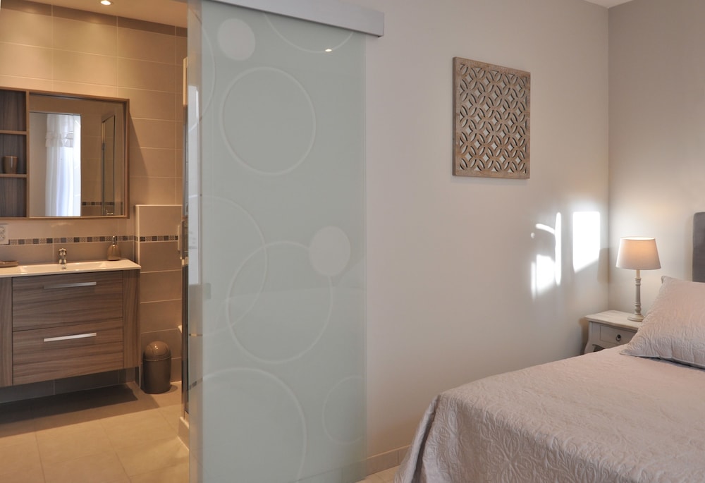 Double Room - Photo 2