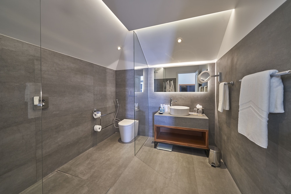 Artistic Suite thumbnail 5