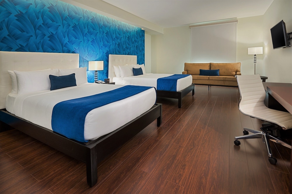 Superior Room, 2 Double Beds, City View
