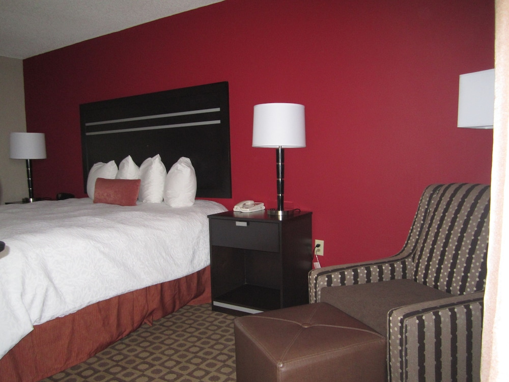 One king bed non smoking photo 2