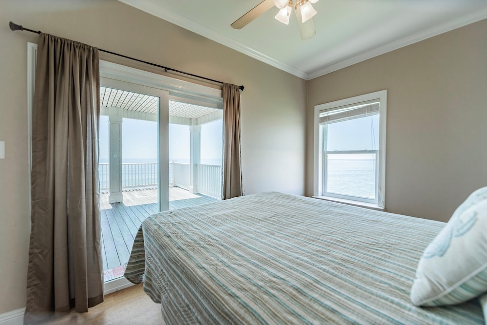 房屋，多床 (Shamrock Shores - 2941 Bienvil)