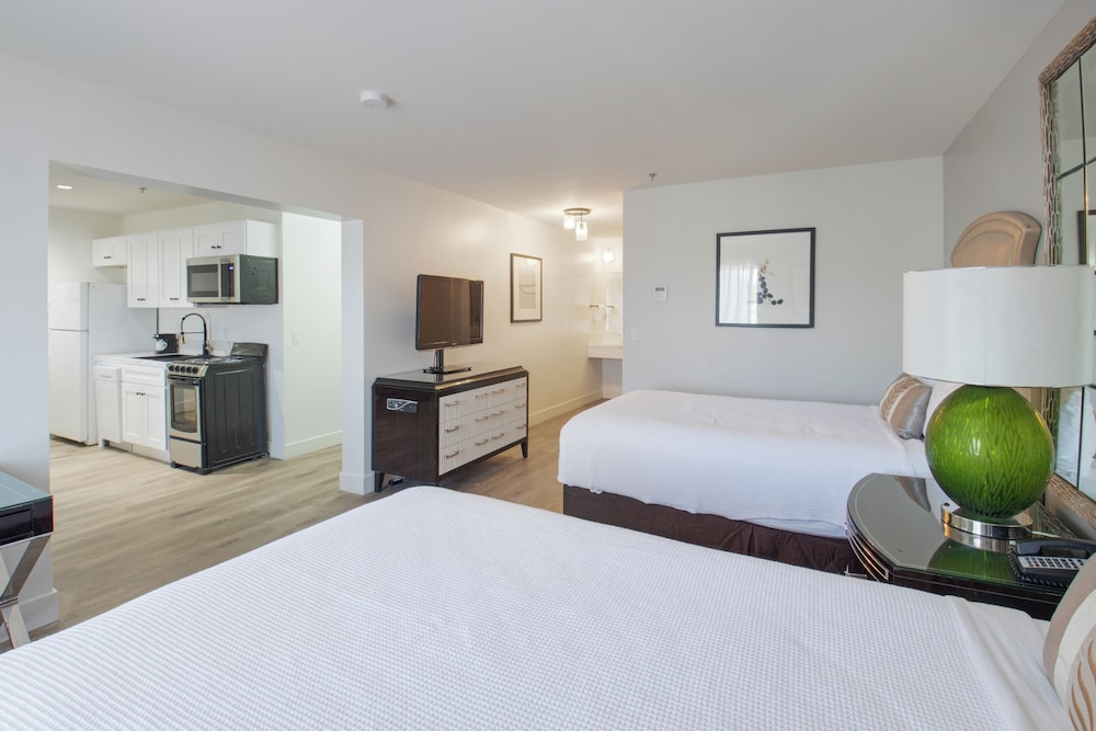 Suite, Multiple Beds (Two Double Beds) - Photo 1