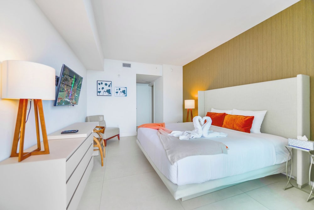 Luxury Condo, 2 Bedrooms, Ocean View photo 3