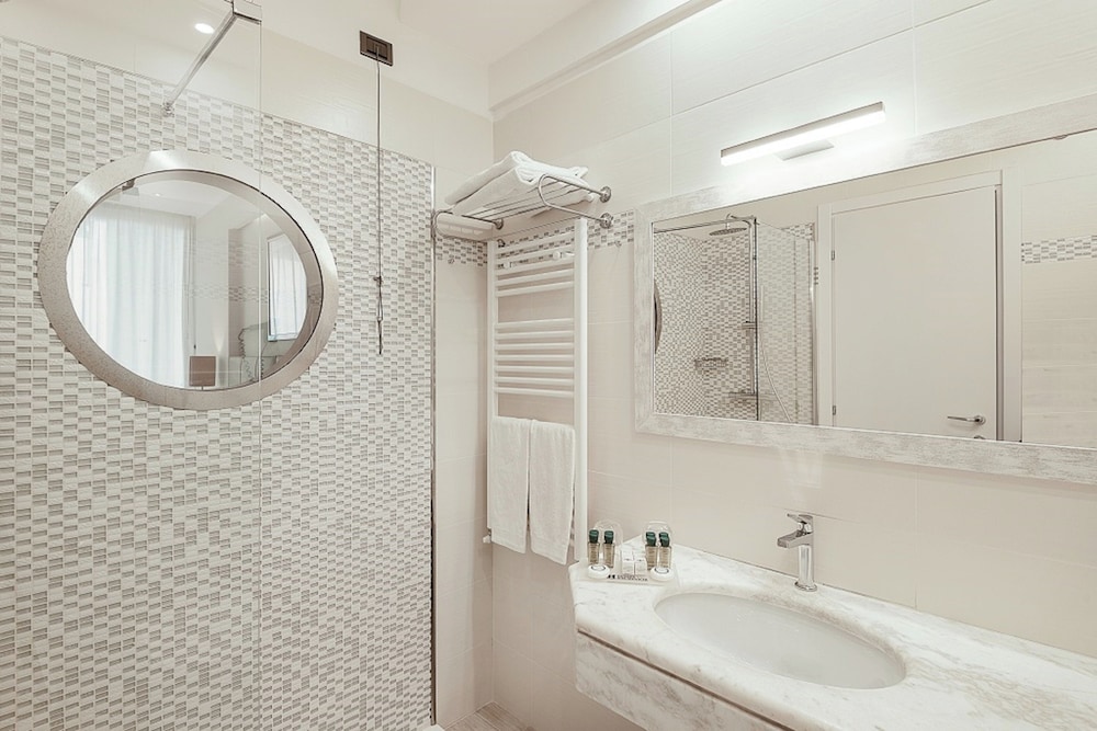 Double Room, Balcony, Sea Facing - Photo 7