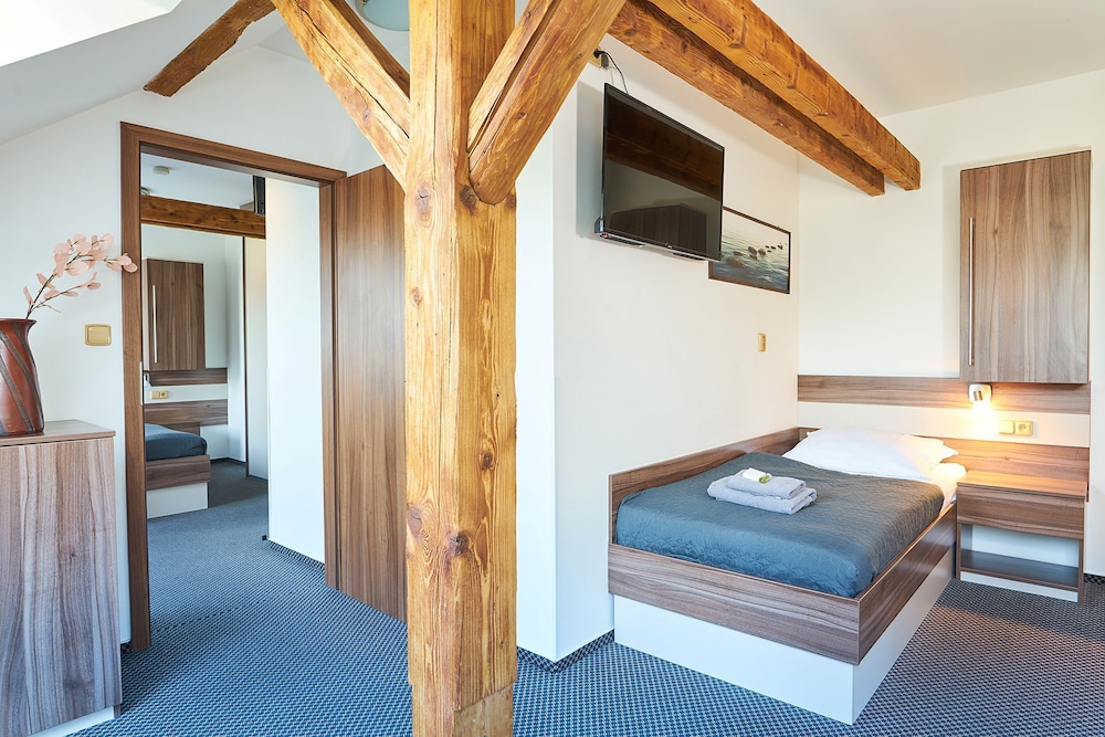 Family Room, Air conditioning (5 beds)